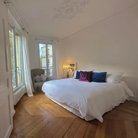 Апартаменты Luxury - Eiffel Tower View