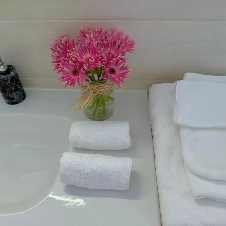 Luxury - Eiffel Tower View باريس