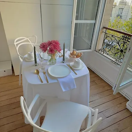 דירה Luxury - Award 2026 - Eiffel Tower View