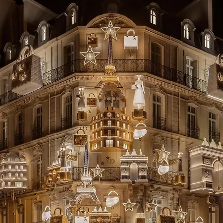 Luxury - Award 2026 - Eiffel Tower View *