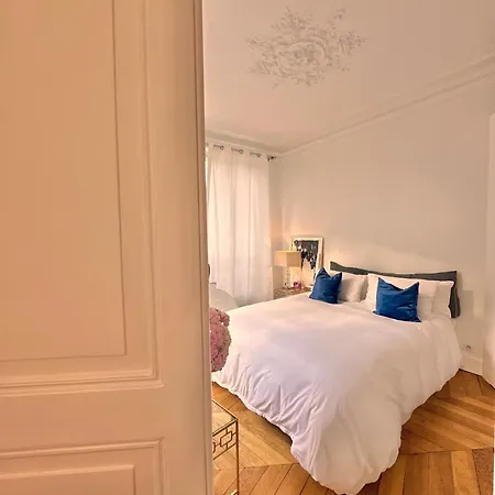 Eiffel Tower View - - Award 2026 * Paris