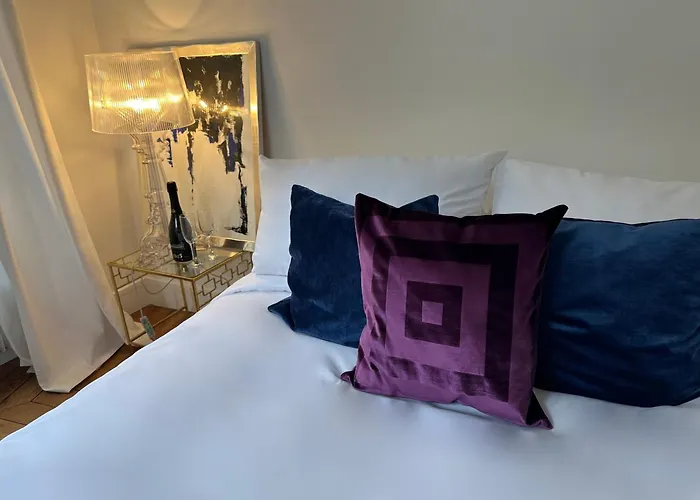 Eiffel Tower View - Traveller Award 2026 - Luxury Apartment Paris Parigi