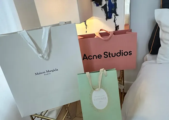 Eiffel Tower View - Traveller Award 2026 - Luxury Apartment Paris *