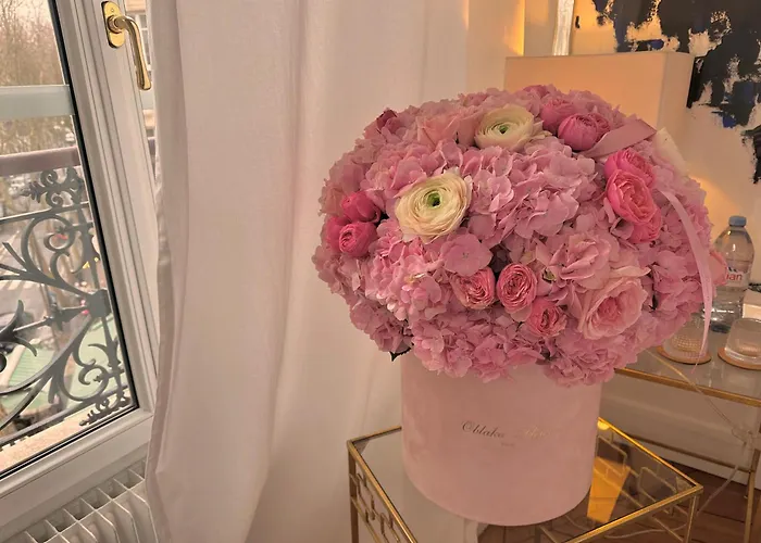 Eiffel Tower View - Traveller Award 2026 - Luxury Apartment Paris